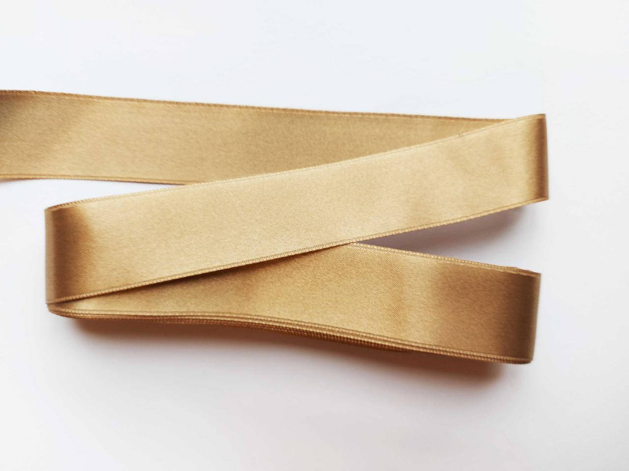 

Лента атласная двухсторонняя 3 см 30 мм ( 10 метров) бежевая темная, Бежевый