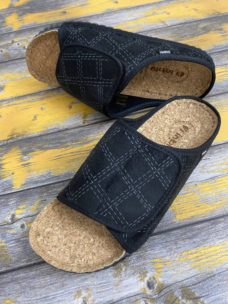 

Мужские ортопедические тапочки Inblu 40,41 размер в размер.Натуральная пробка и липучка.