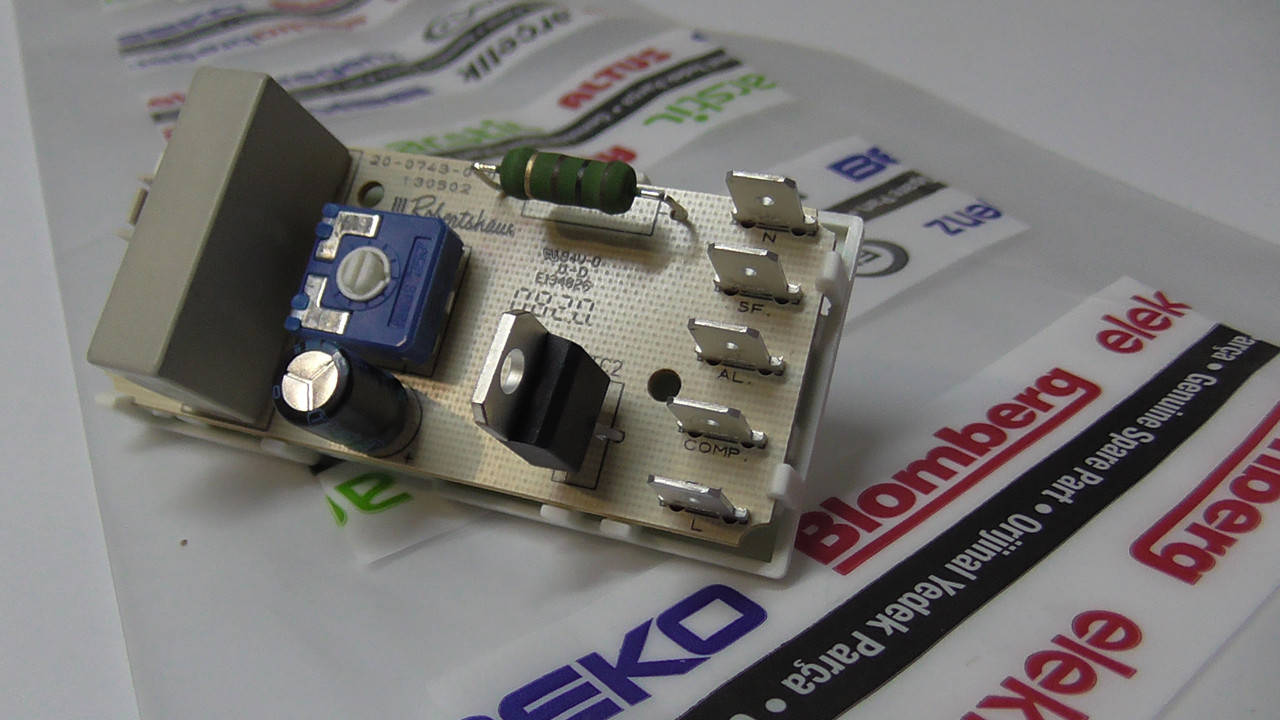 

Модуль (плата управління) 4628150100 на морозильний ларь Beko серії ''HS''