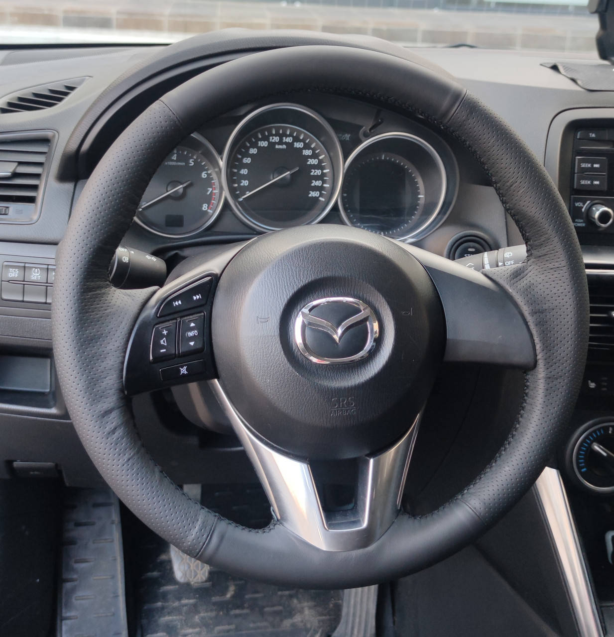 

Чехол - оплетка из натуральной кожи на руль Mazda CX-5/ Mazda 3
