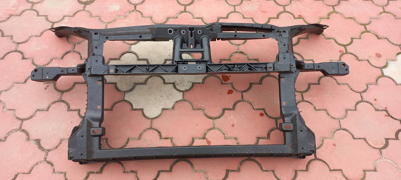 

Панель передняя Volkswagen Golf V 06-