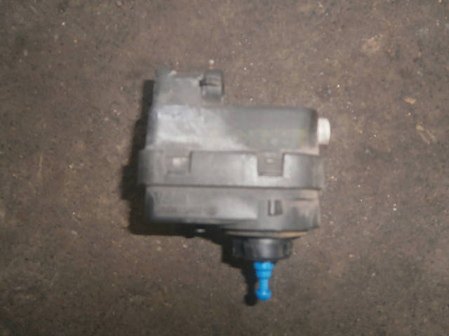 

Корректор Renault Trafic 01->06 Оригинал б\у 7700415343