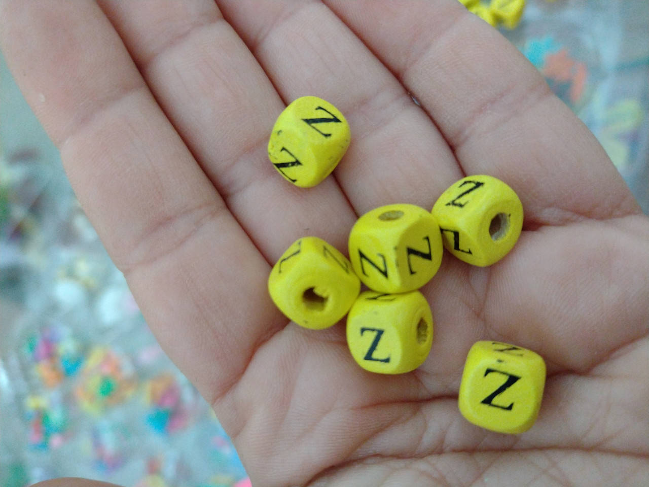 

Бусина буква Z деревянная 1*1см.