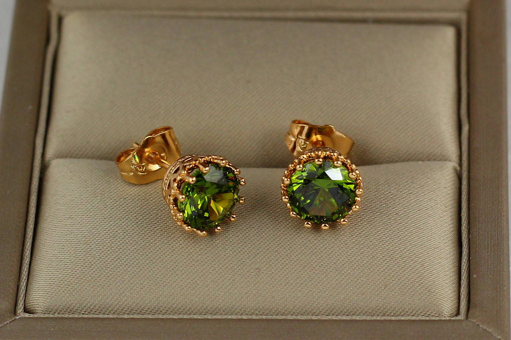 

Серьги гвоздики Xuping Jewelry изумрудные камешки 8 мм золотистые