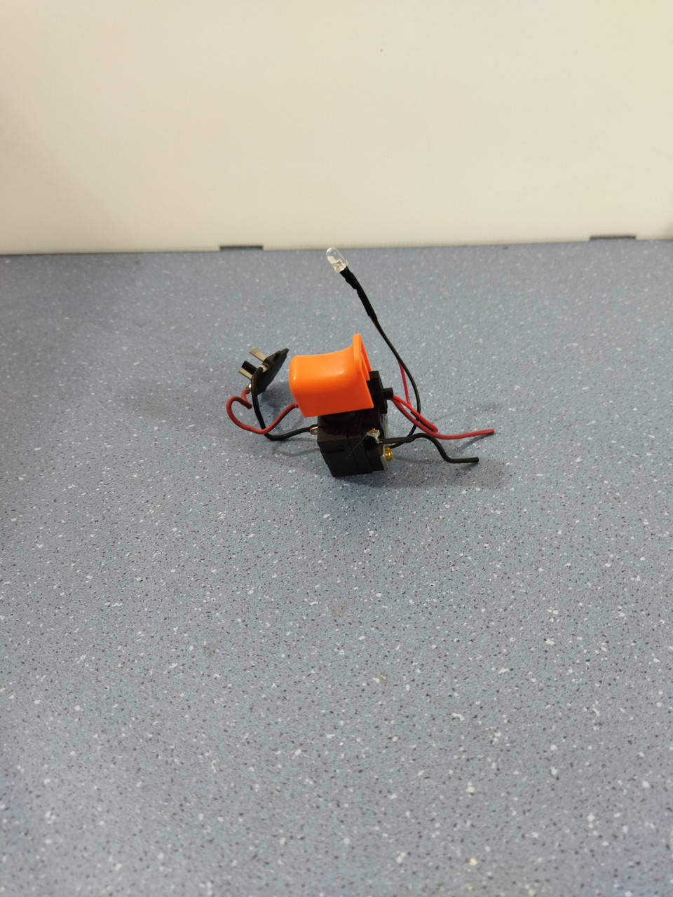 

Кнопка для шуруповерта Vertex VR-1020A JV06-1B