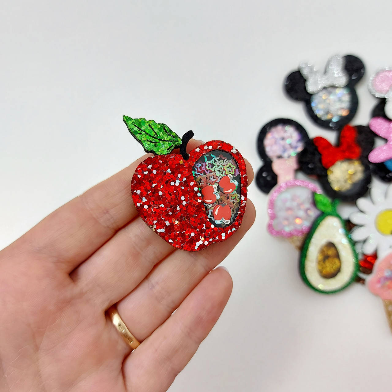 

Патч-шейкер ЯБЛУЧКО , 4.5*3.8см СКЛЕЄНО