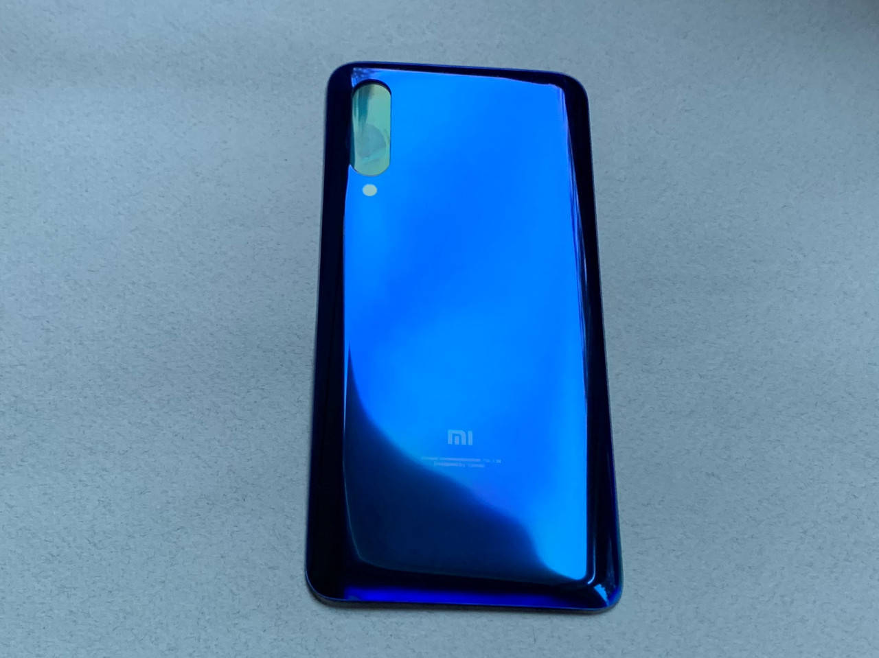 

Задняя крышка на Xiaomi Mi 9 Blue синего цвета, стекло, Синий