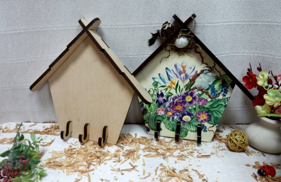 

Заготовка Ключница Домик с крючками