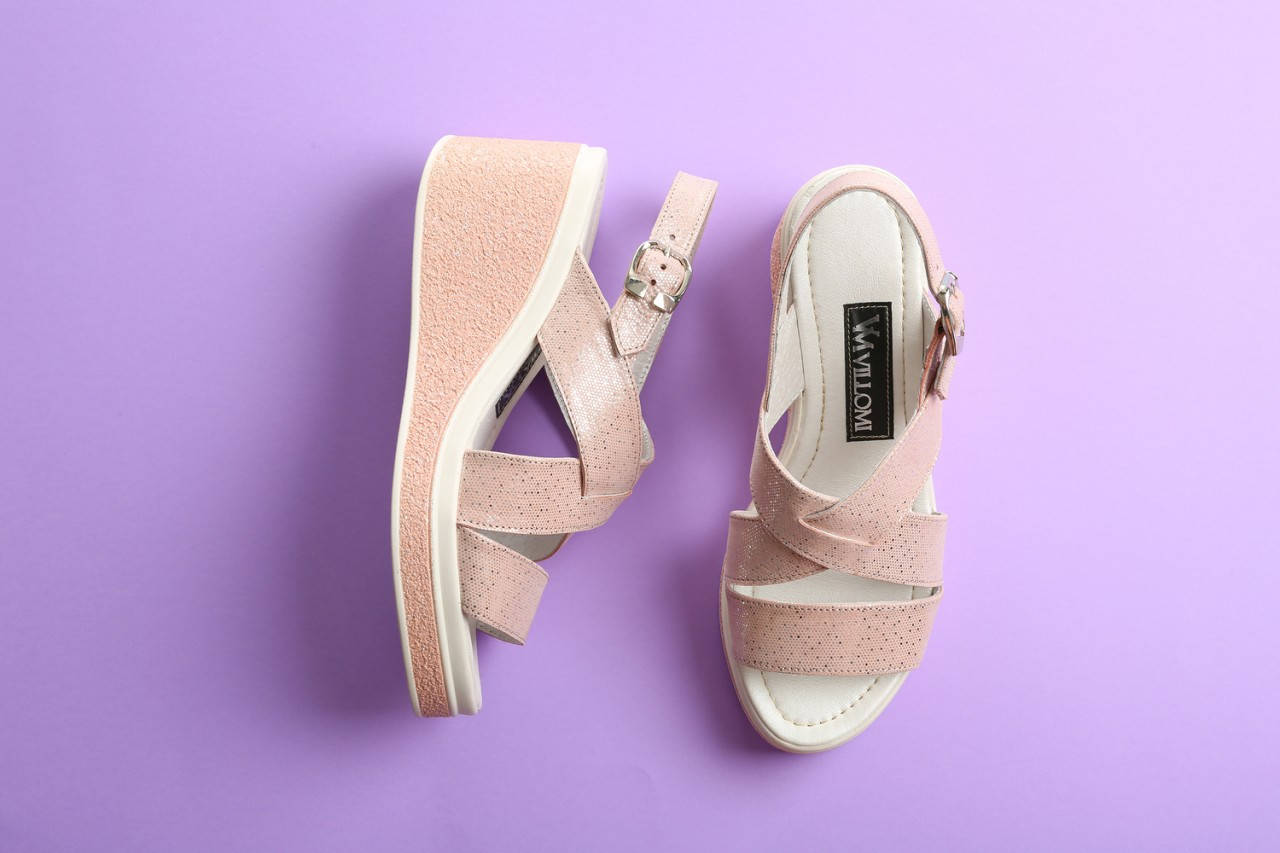 

Босоножки розового цвета на танкетке из натуральной кожи, комфортные кожаные женские босоножки на платформе