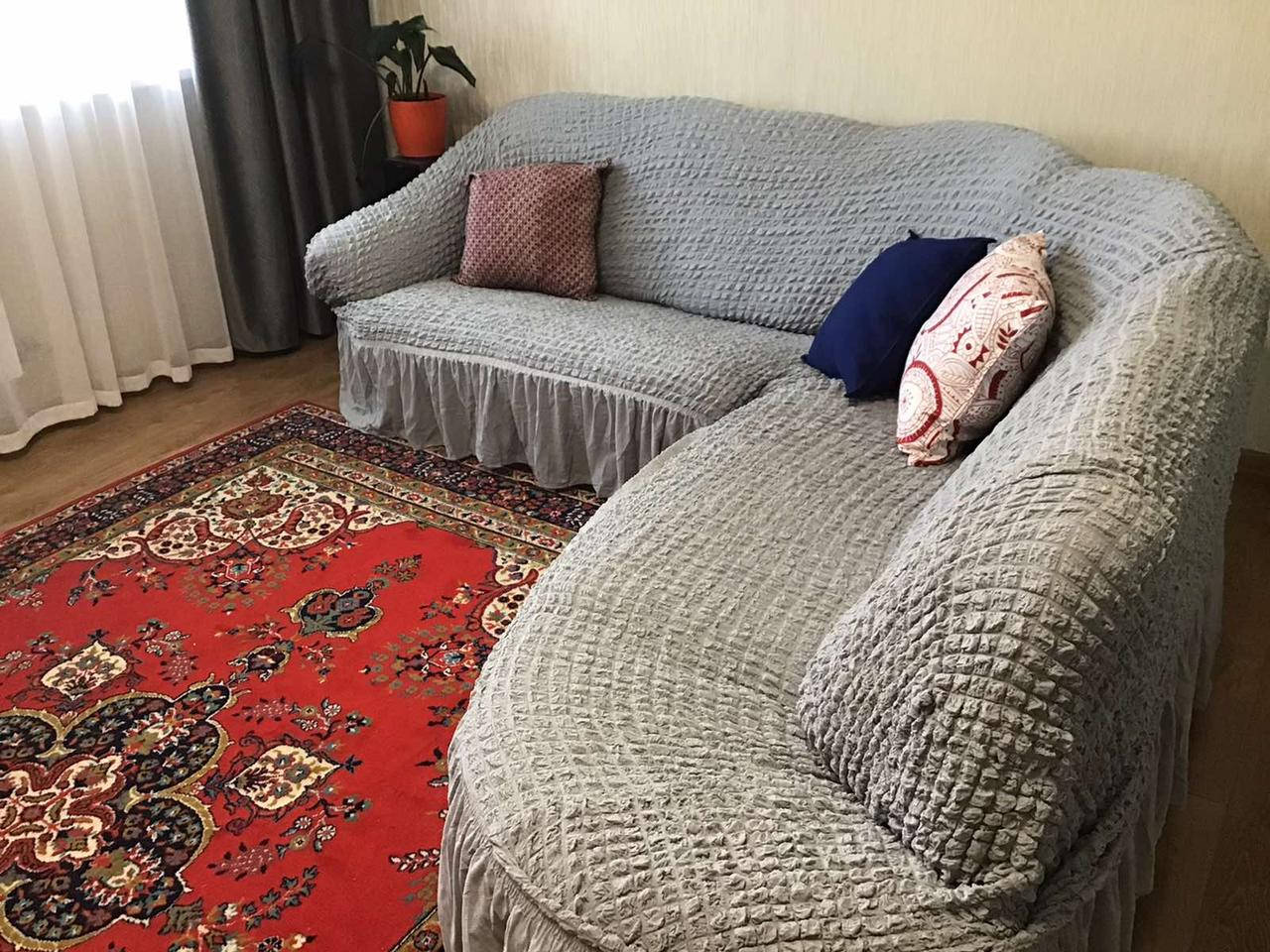 

Угловой натяжной чехол на диван накидка