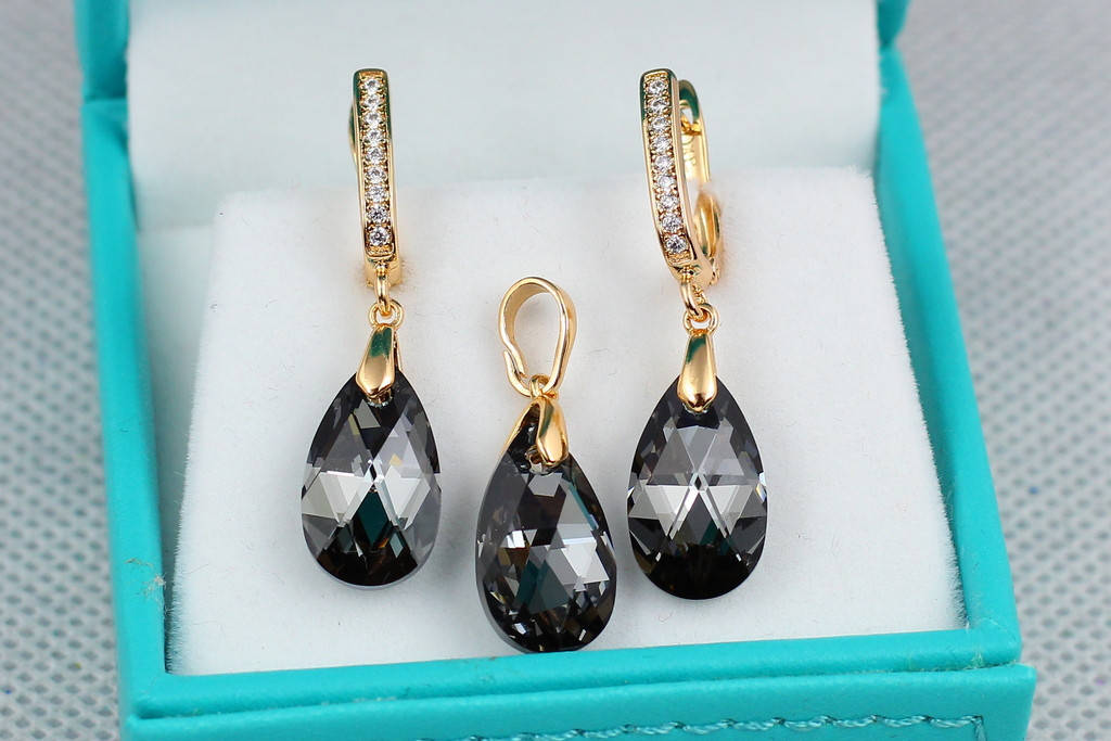 

Набор Xuping Jewelry серьги с кулоном Сваровски капля черный хамелеон золотистый