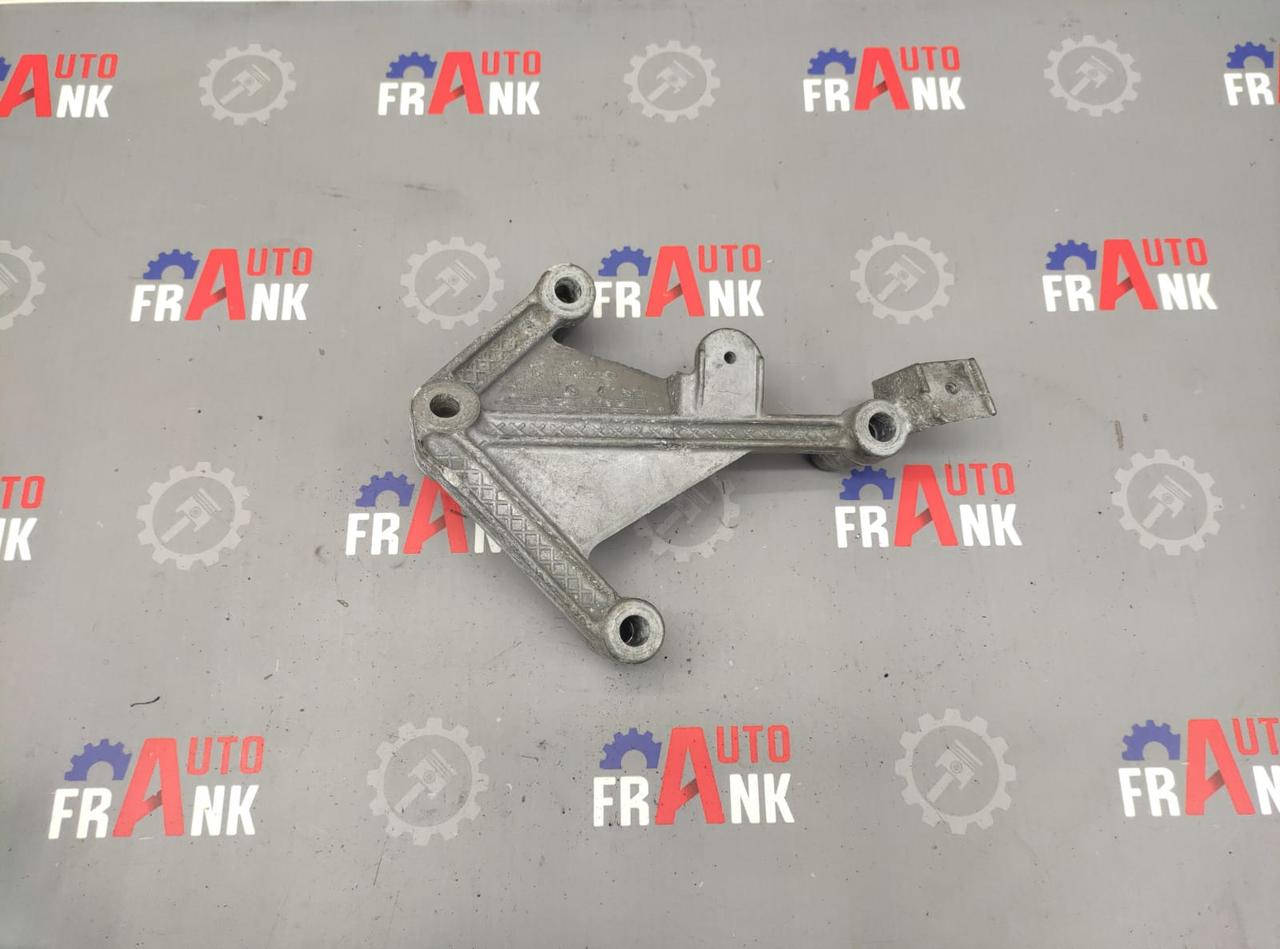 

Кронштейн крепления КПП 7700434671 для Renault Clio II/ Kangoo/ Megane
