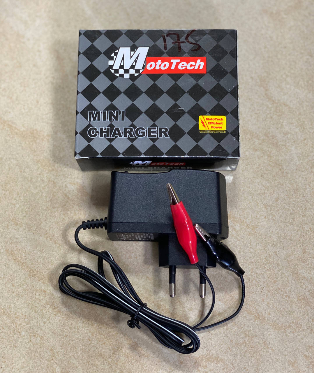 

Зарядное устройство 12V Mototech