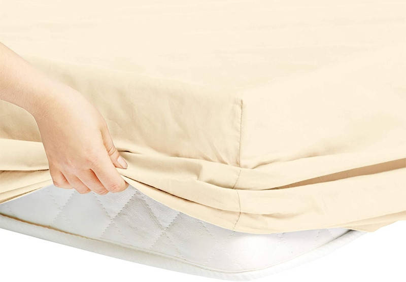 

Простынь на резинке в 5-и цветах и 4-х размерах. Бежевый.