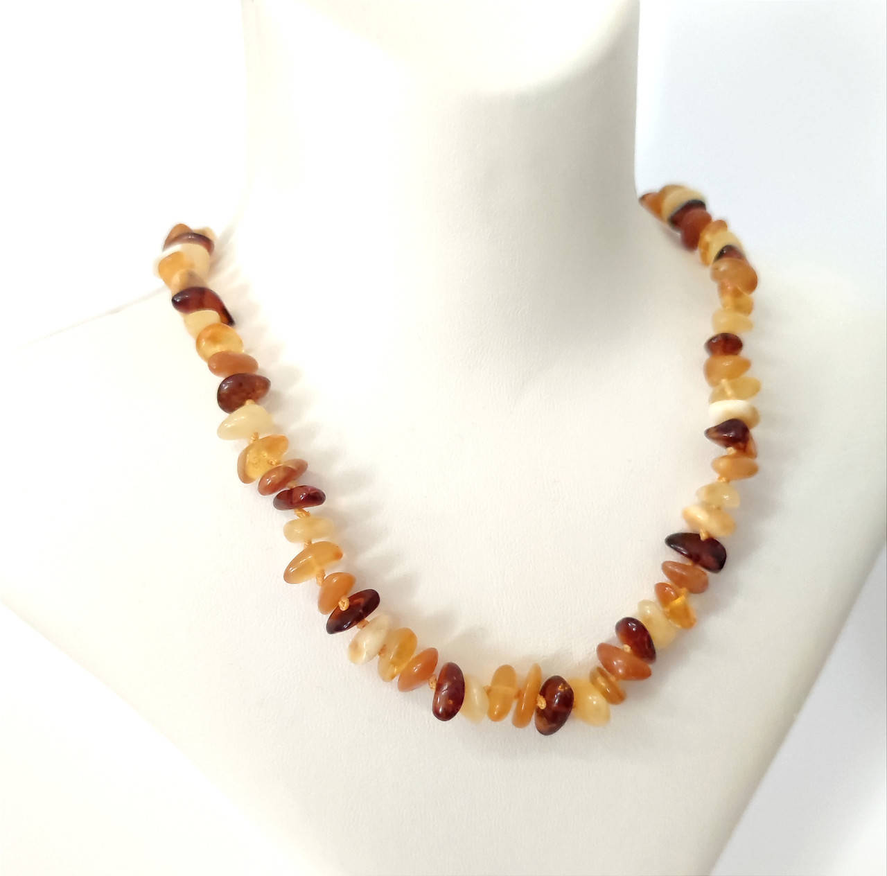 

Детские бусы из янтаря 40см ежик. Янтарные украшения детские