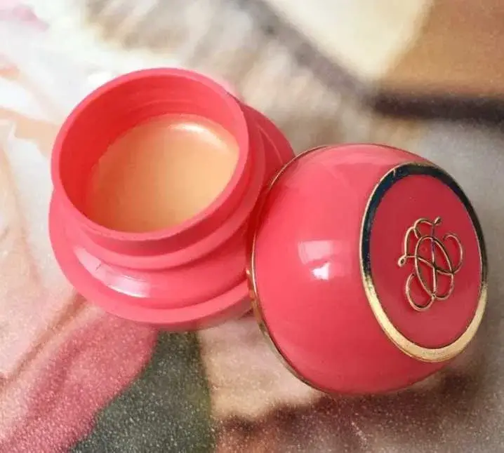 

Специальное смягчающее средство с маслом семян клубники