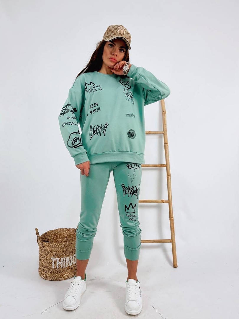 

Женский спортивный костюм. Размеры 42-44,46-48, Мятный