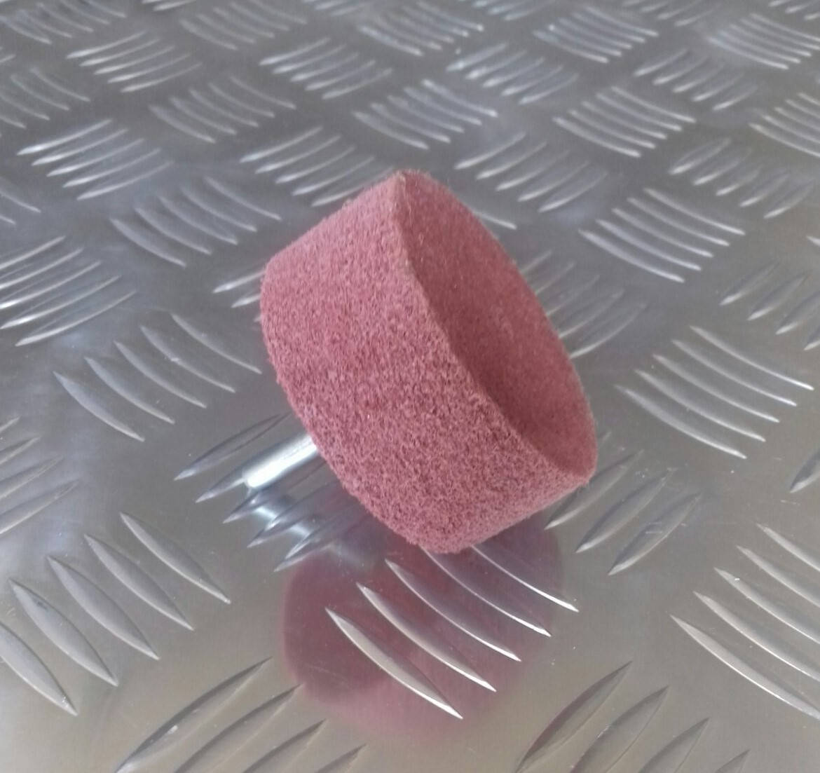 

Головка с абразивная волокна (бордовая) 50х25х6мм Р80