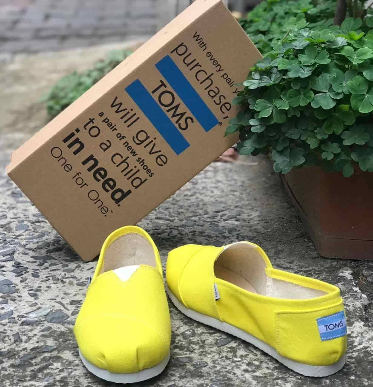 

Мужские желтые летние текстильные эспадрильи Toms 44