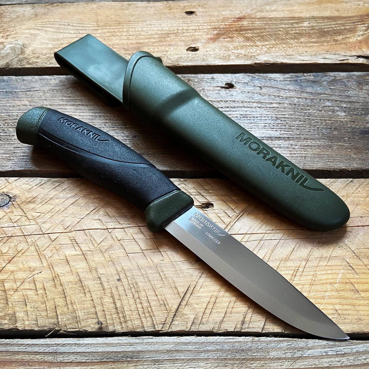 

Нож туристический Morakniv Companion MG Sandvik 12C27 Steel, Зелёный