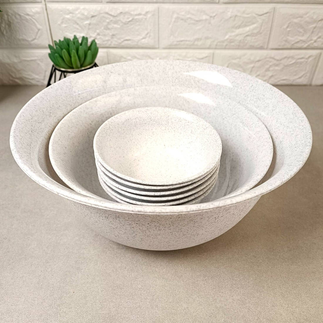 

Набор из 8-ми пластиковых салатников разного размера, Шафран Ламела, Красный