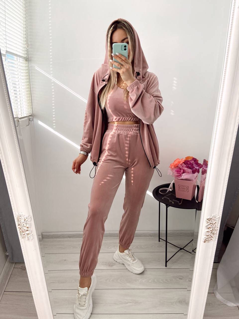 

Женский весеннний костюм из велюра тройка новинка 2022, Бежевый