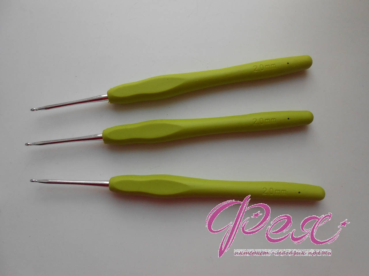 

Крючок с силиконовой ручкой №2, Разные цвета
