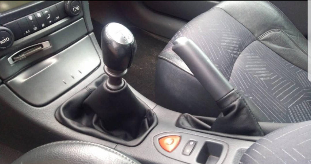 

Чехол на КПП и ручник для Renault Laguna 2 Рено Лагуна 2