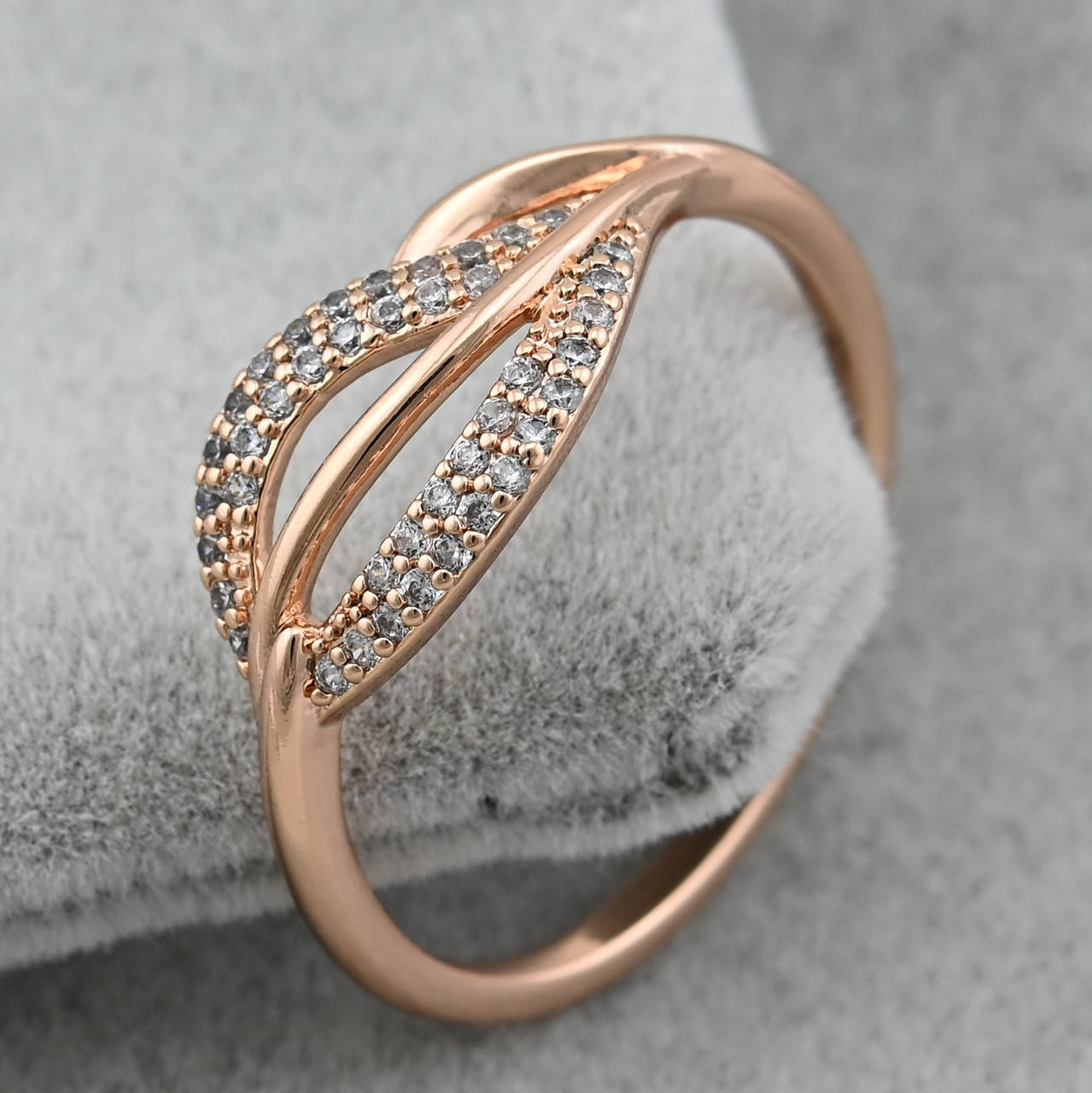 

Кольцо Xuping 31444 ширина 10 мм белые фианиты позолота РО размер 19