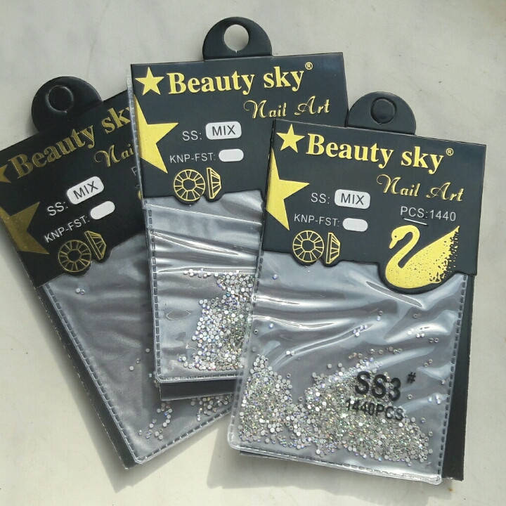 

Радужные камни Сваровски для ногтей SS3 1440шт