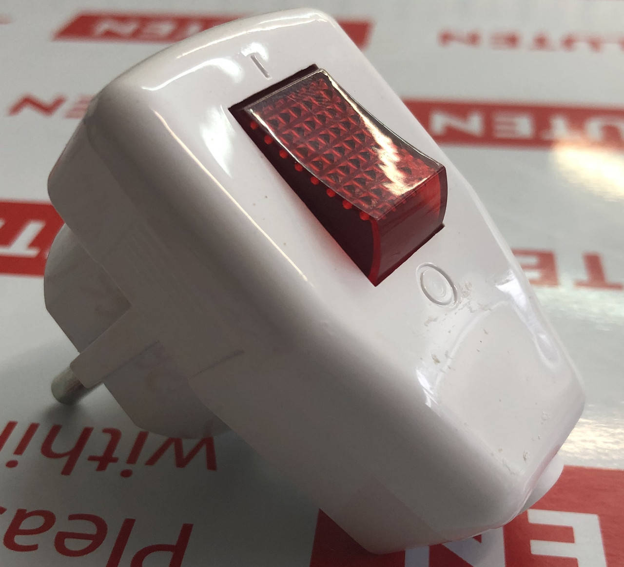 

Вилка с заземлением Lemanso + кнопка красная / LMA002