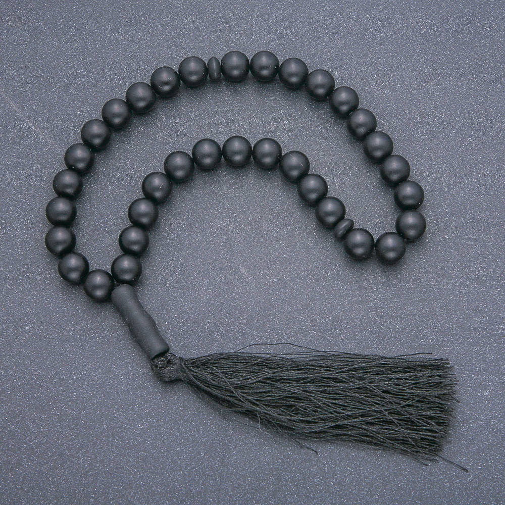

Четки Шунгит 33 бусины, вставка из шунгита d-10мм
