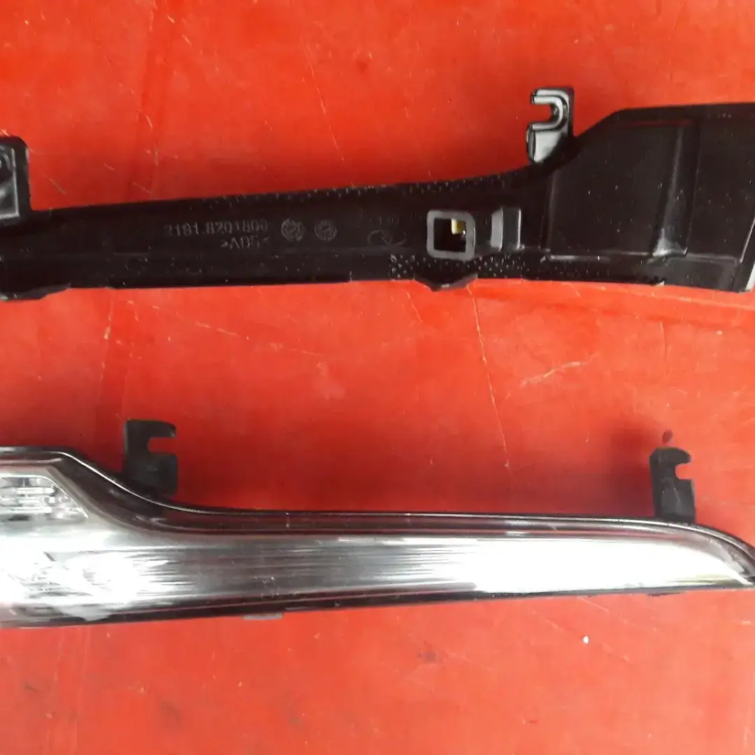 

Повторитель поворота на зеркало Гранта-лифтбек правый