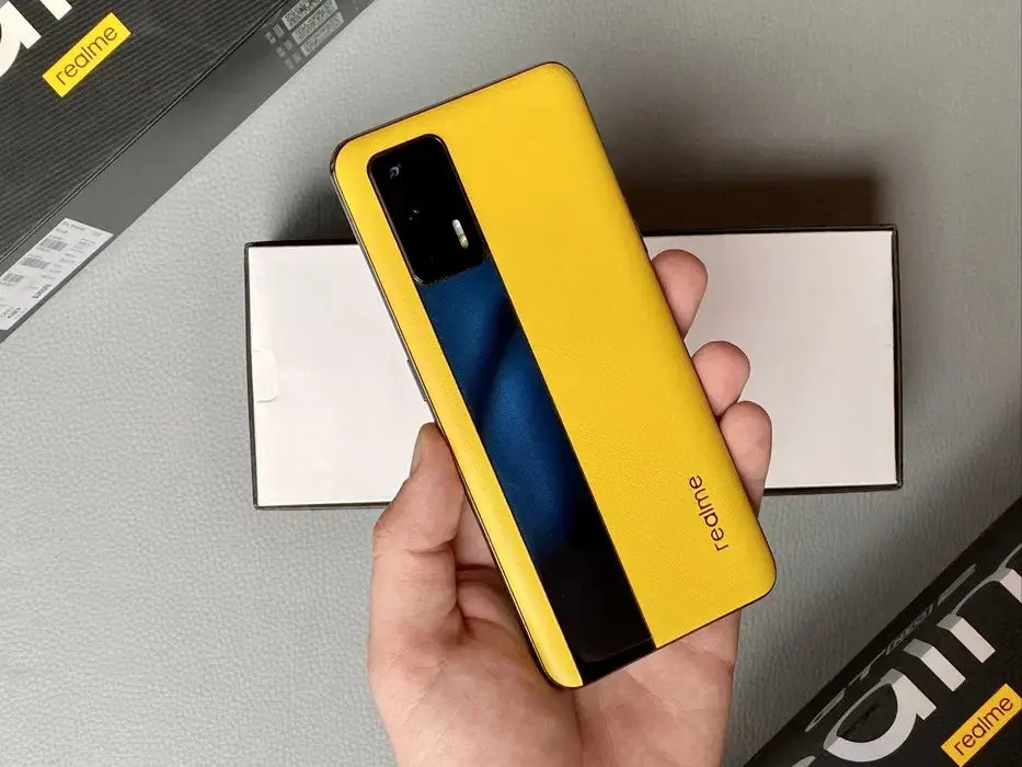 

Смартфон Realme GT NEO 5G 12/256 Gb Yellow Б/У *, Серебристый