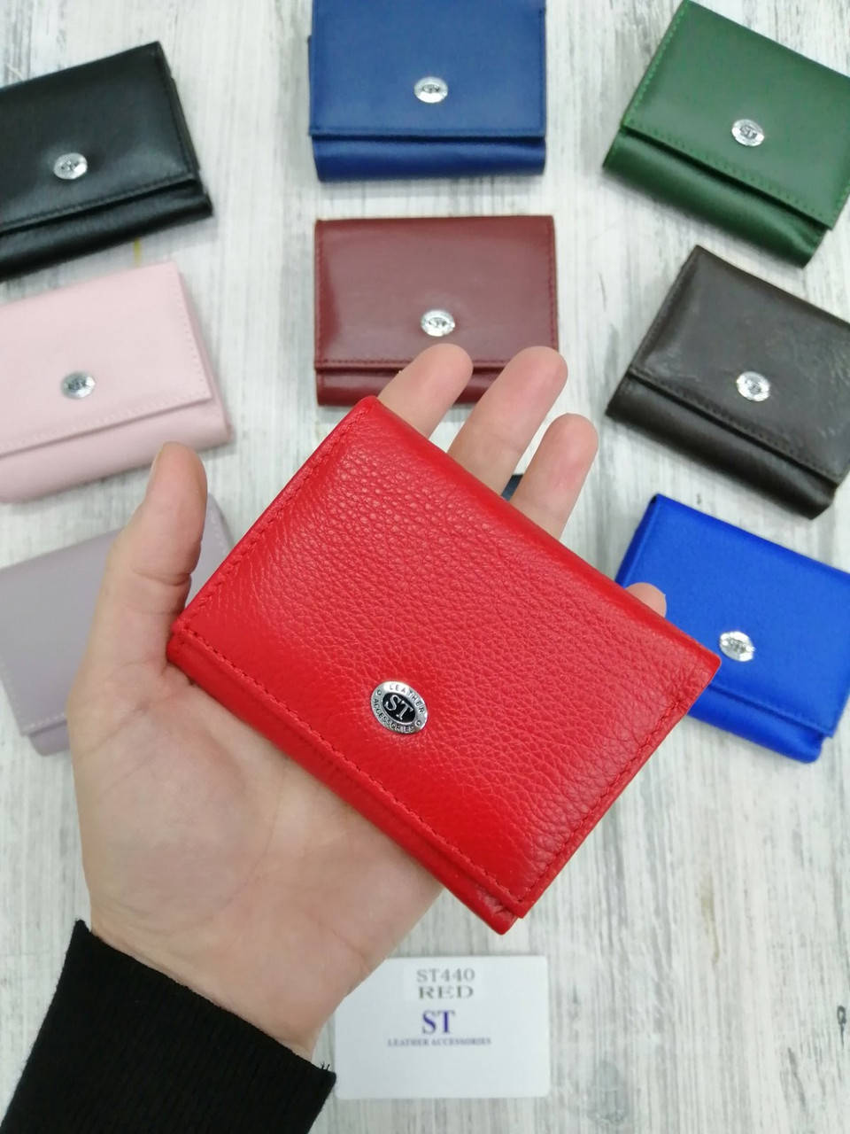 

Кожаный красный женский кошелек ST 440 red