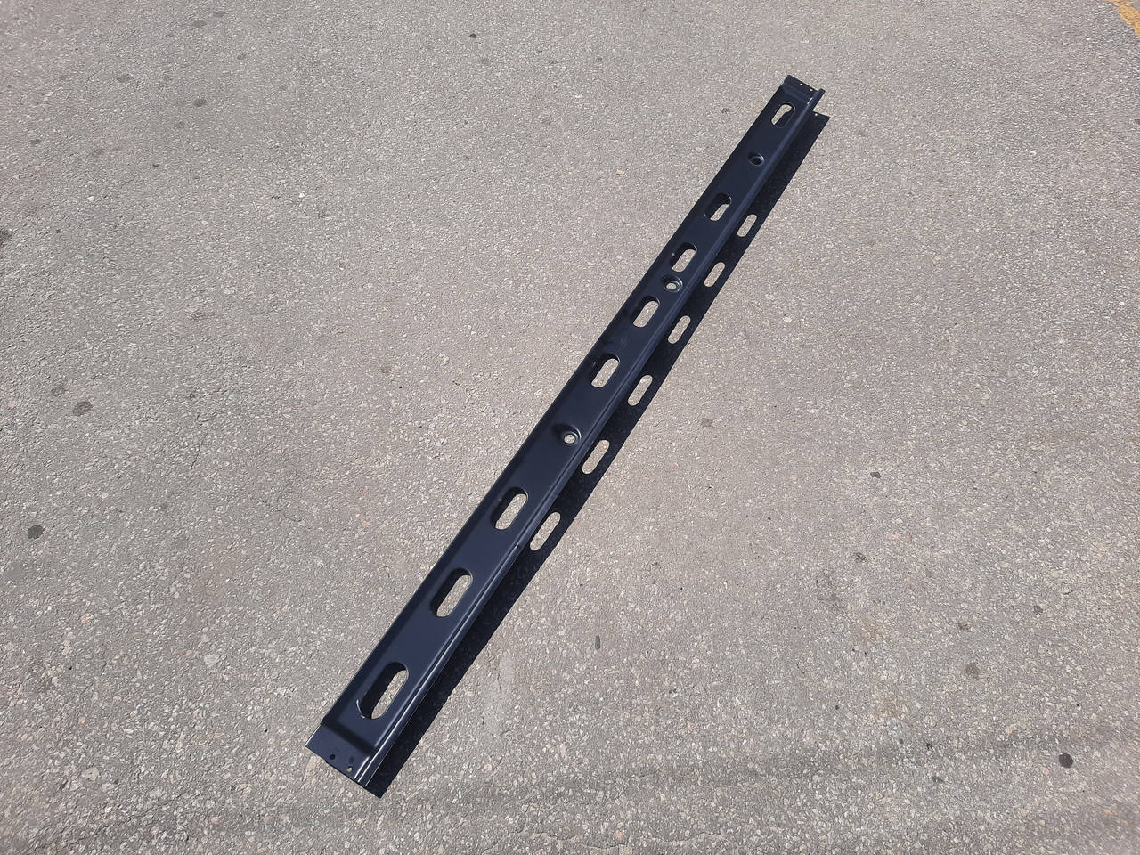 

Усилитель рамки лобового стекла КамАЗ ст. обр. (нижний) на 2 щетки 5320-5301137