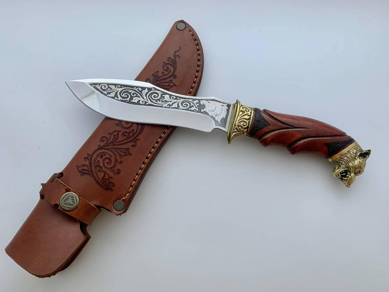 

Нож ручной работы для охоты и рыбалки туристический «Волк» 155 мм с кожаными ножнами нескладной