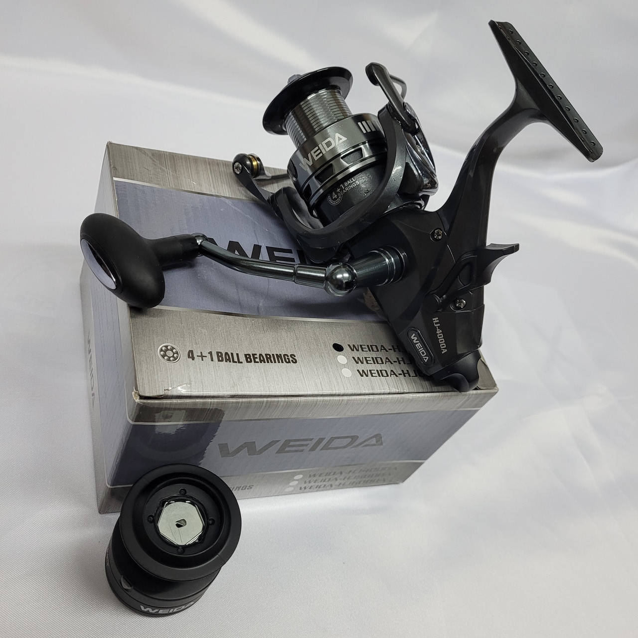 

Катушка карповая с бейтраннером Weida (Kaida)HJ-4000 A(4+1ВВ)