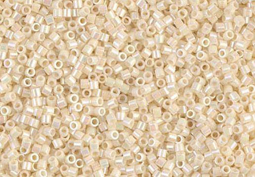 

Японський бісер Miyuki Delica 15/0 DBS0157 Opaque Cream AB