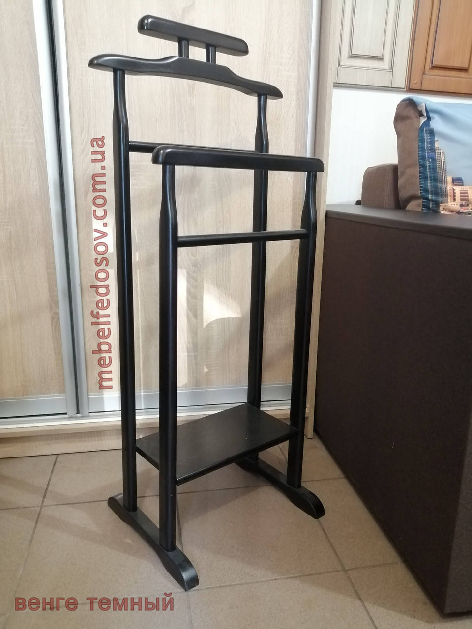 

Вешалка напольная деревянная для одежды Альфа немой слуга (Юта) h1020 венге темный