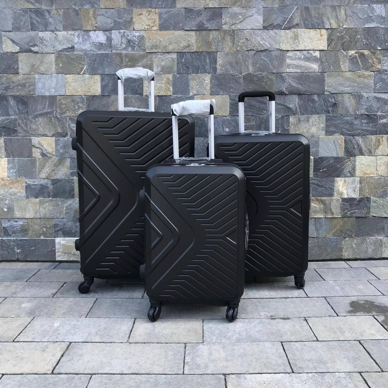 

Комплект дорожных чемоданов RGL X-1 черный 3в1 L+M+S
