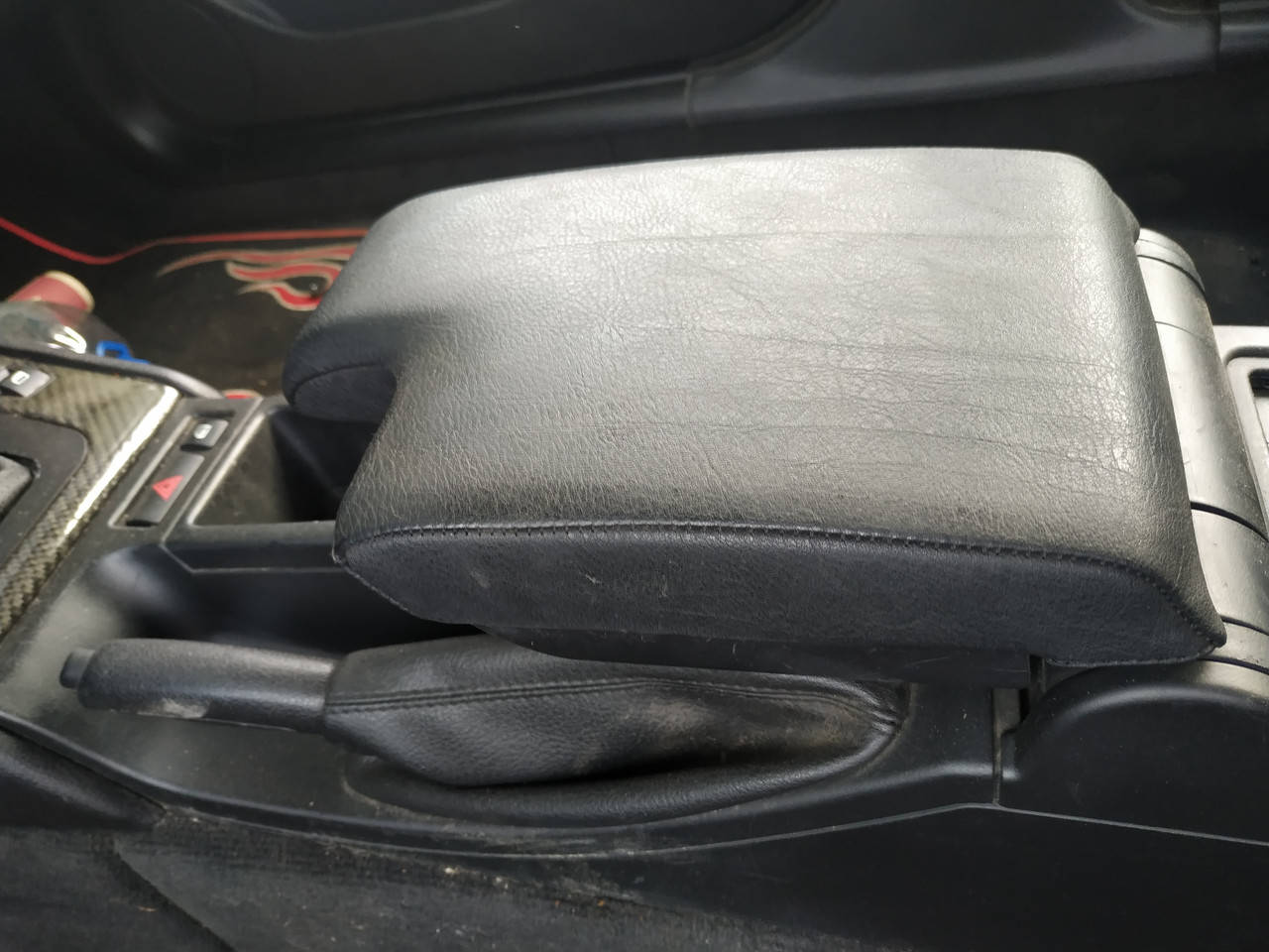 

Подлокотник BMW E46