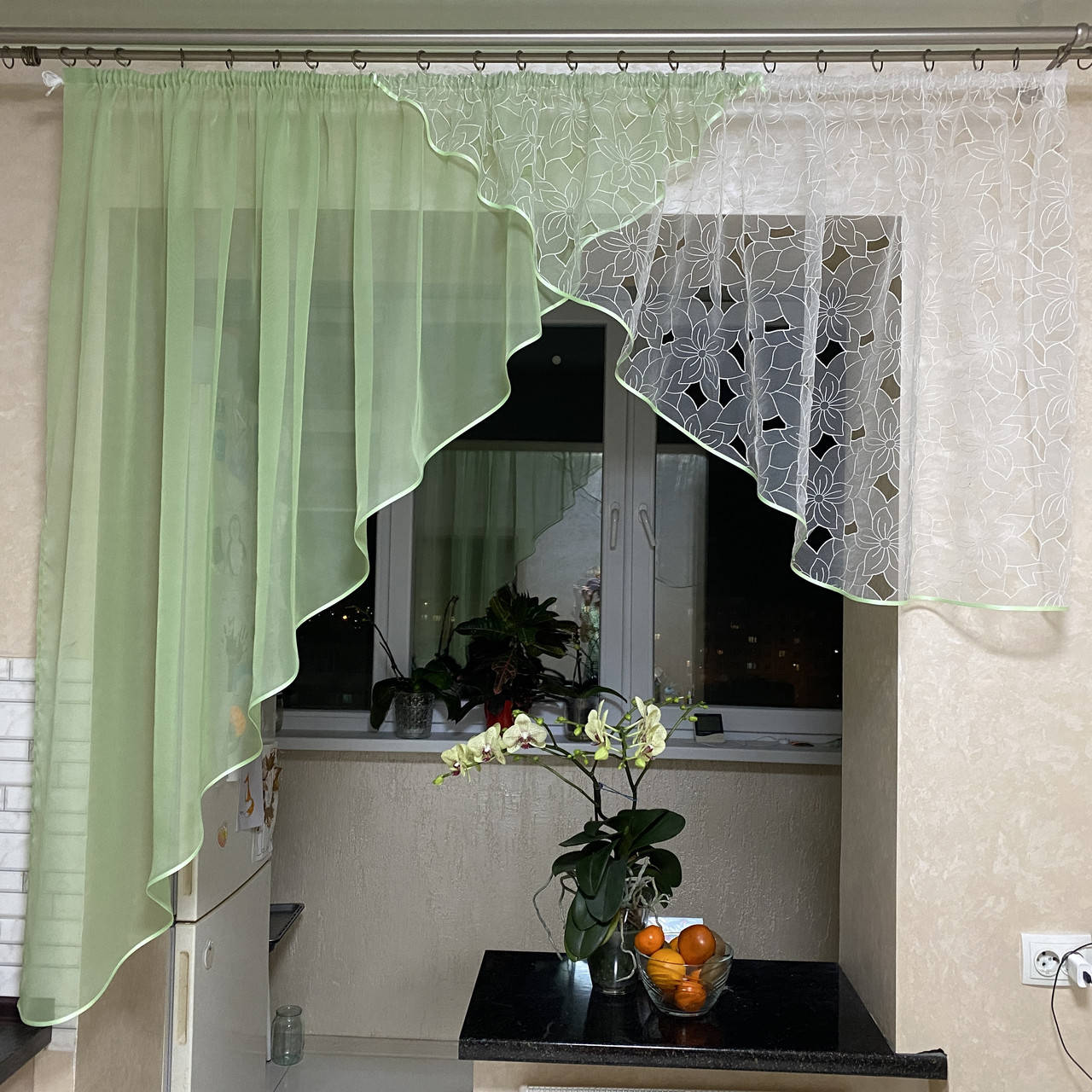 

Готовая тюль на кухню. Ассиметричная тюль для кухни. Короткая готовая тюль