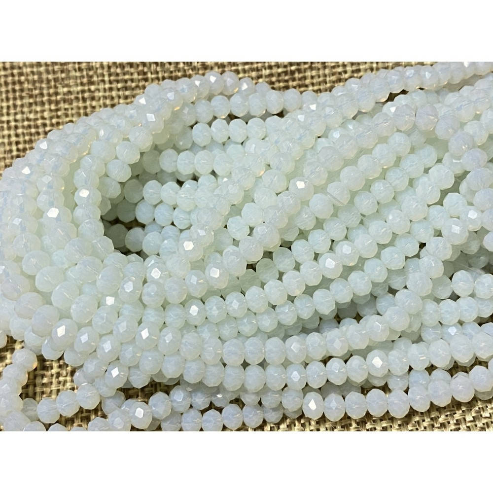 

Хрустальные бусины(рондель). Размер 4 мм. В упаковке прим.140 шт. цвет - лунный