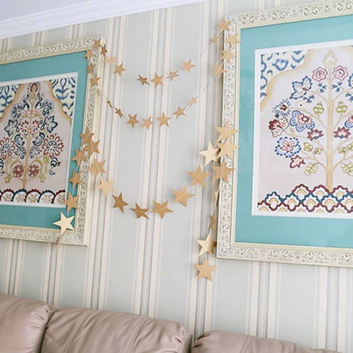 

Гирлянда "Звездочки" - длина нити 4м на которой прошиты матовые звездочки размером 7см, картон