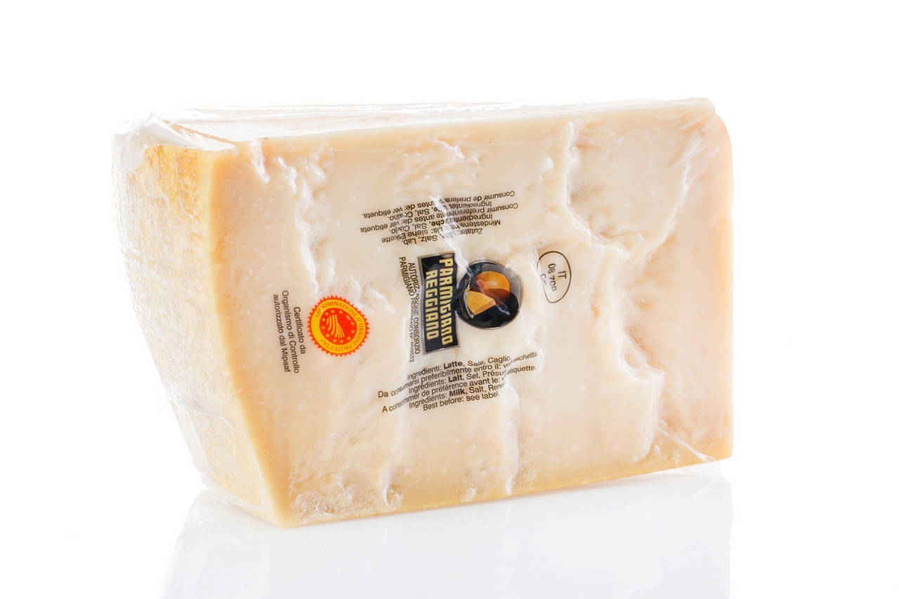 

Сыр Пармезан "Parmegiano Reggiano" фасовка 1 kg