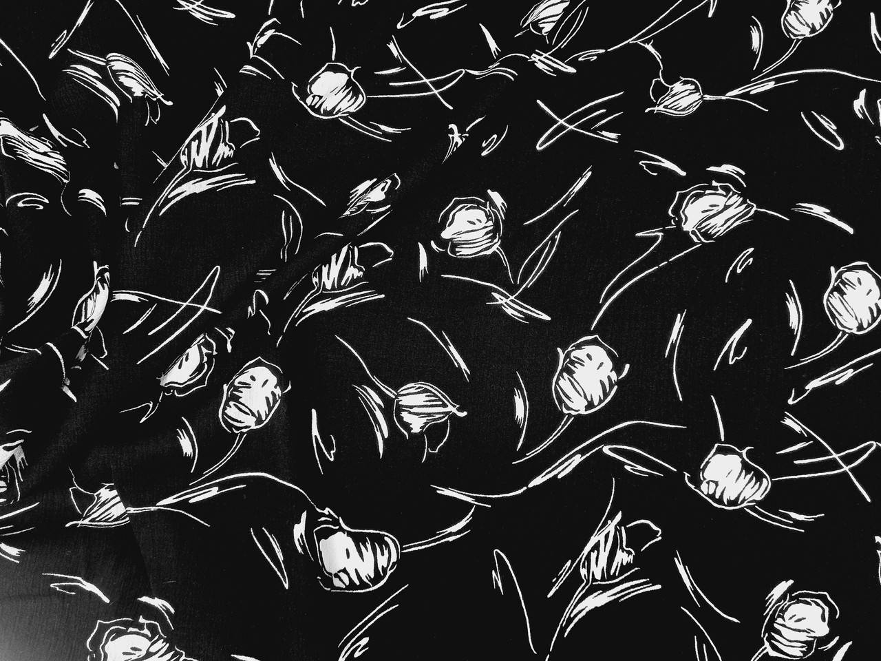 

Штапель, структура жатая, не мнется. Белые цветы на черном фоне. № 211, Черный
