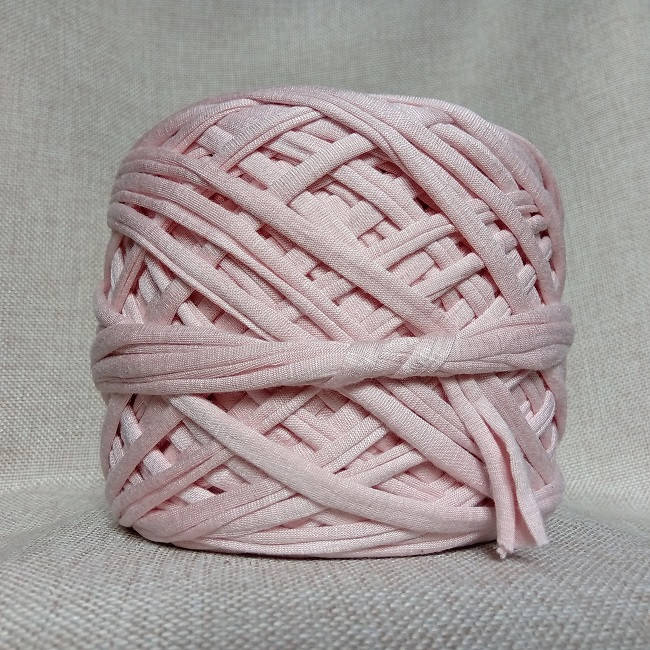 

Трикотажная пряжа вторичная, светлая пудра, 5 мм., 100-120 м.