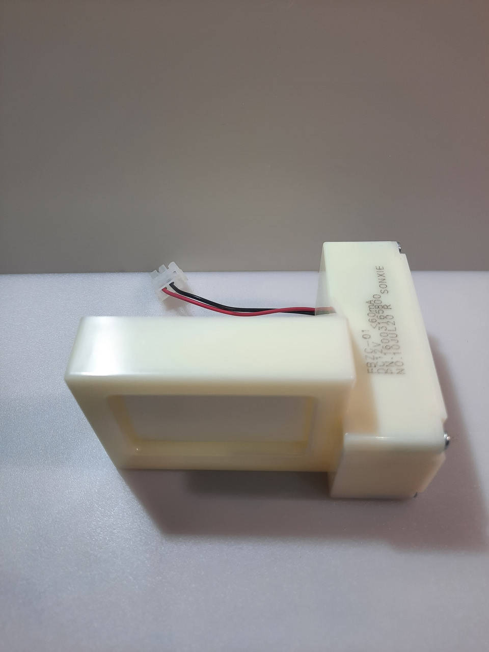 

Воздушная заслонка для холодильника Indesit Ariston C00480597