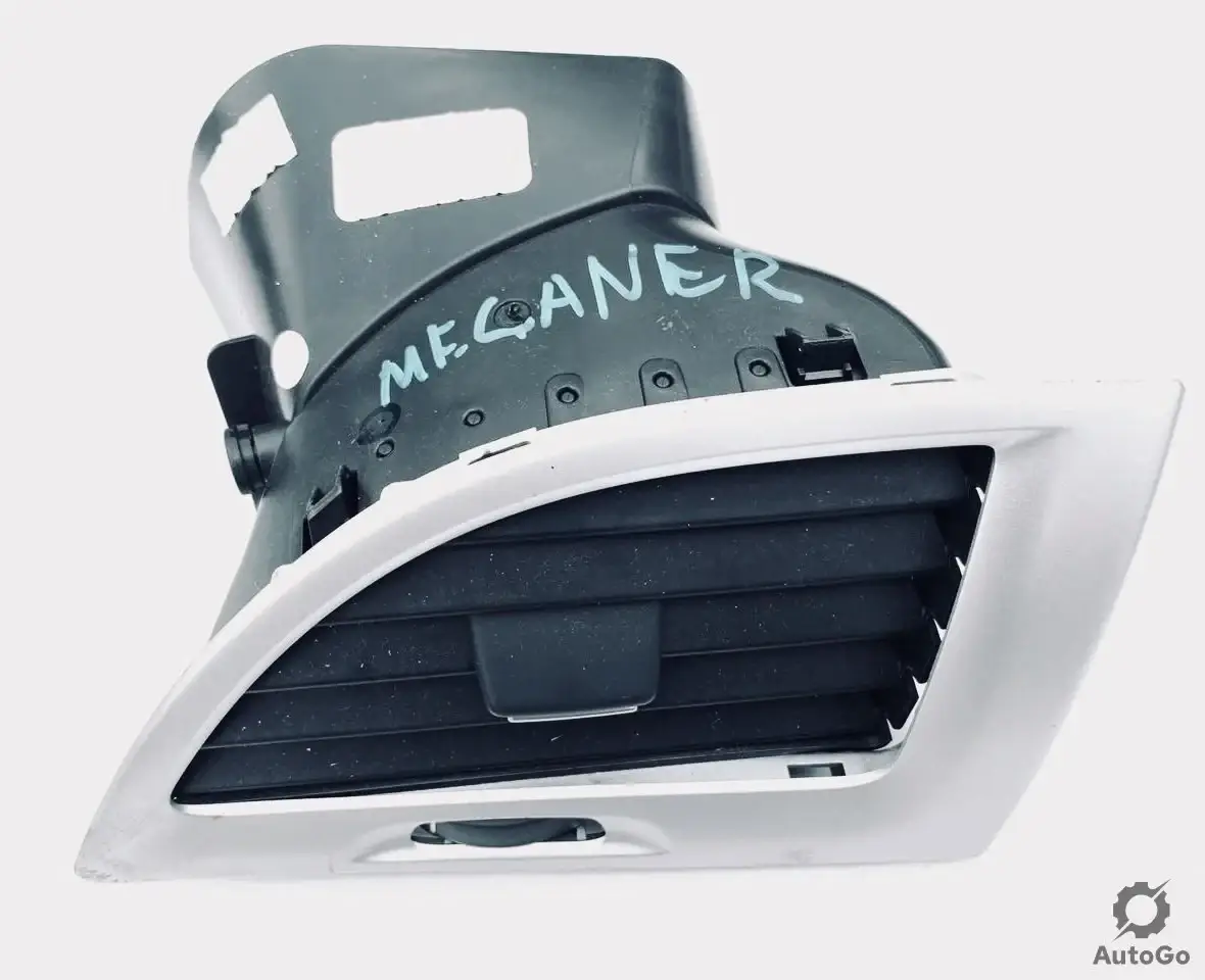 

Воздуховод Дефлектор правый Renault Megane III